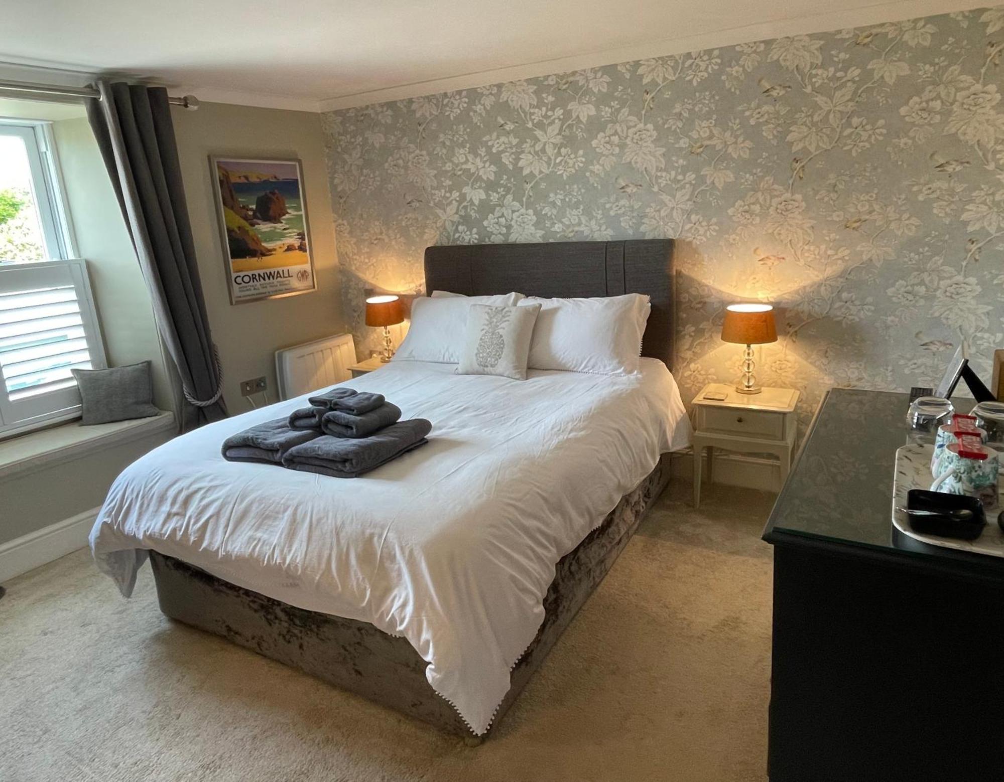 Treveighan Farmhouse Saint Teath ภายนอก รูปภาพ