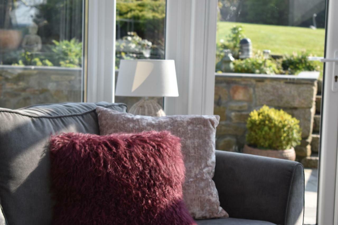 Treveighan Farmhouse Saint Teath ภายนอก รูปภาพ