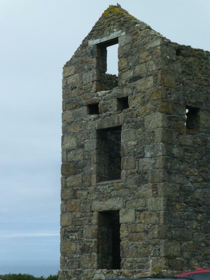 Treveighan Farmhouse Saint Teath ภายนอก รูปภาพ